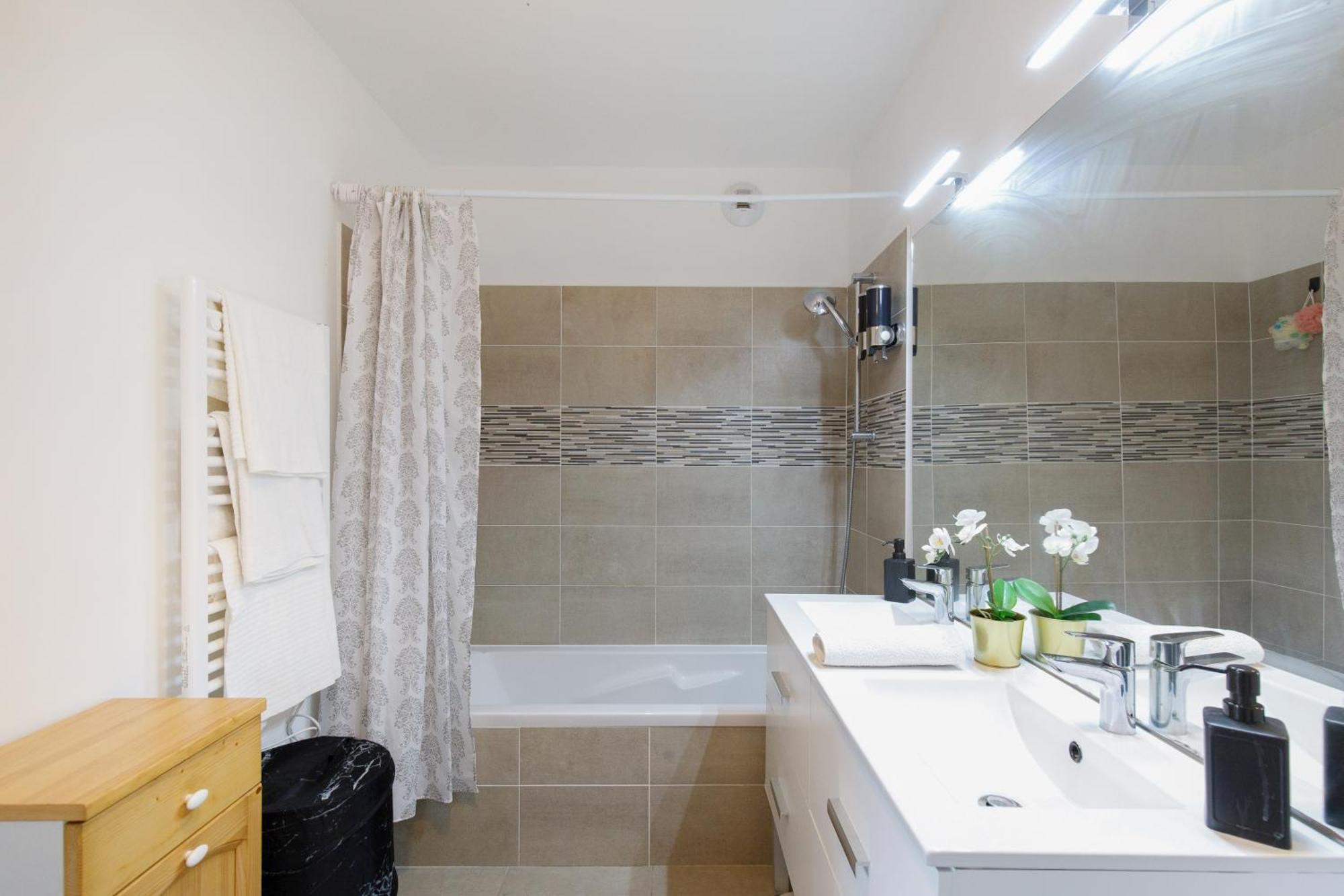 Lovely 2 Bedroom With Pool * Vallauris